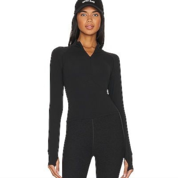 Varley Tops - VARLEY Helena Mid Layer Top in Black Size L